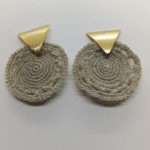 Aretes Espiral Dorado en Hilo Metalizado
